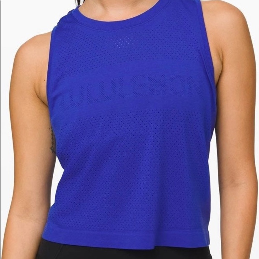 Lululemon train to be cropped tank code blue